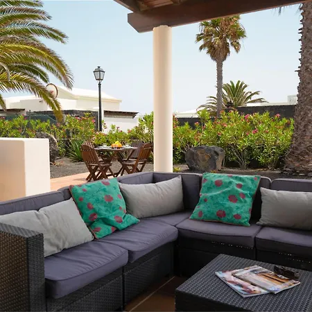 Dora Villa Playa Blanca